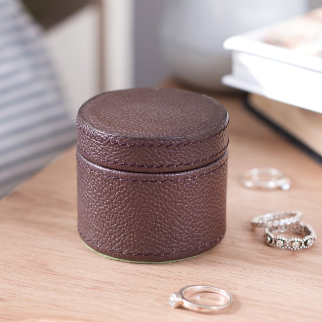 
                  
                    Leather Cufflink Box Round - Chocolate
                  
                